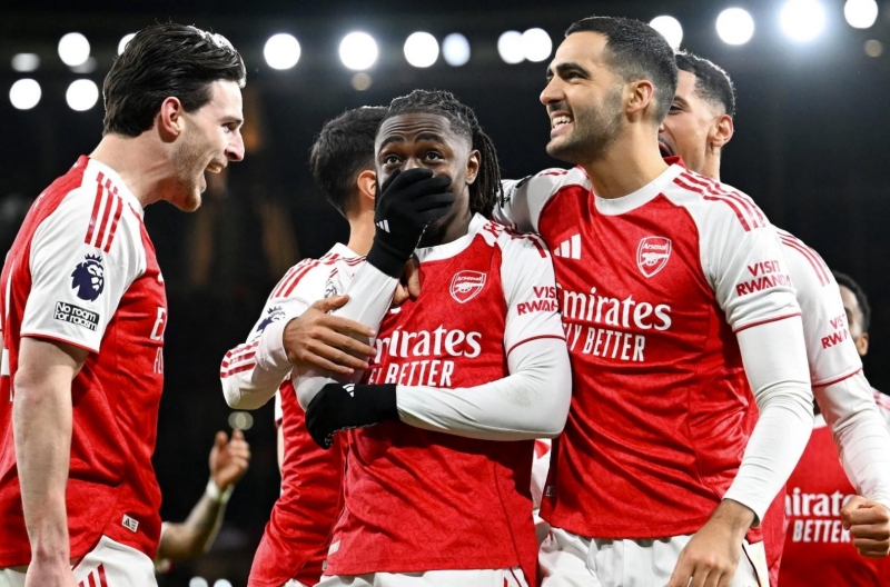 Eze rực sáng với hattrick, Tottenham bị Arsenal bóp nghẹt hoàn toàn