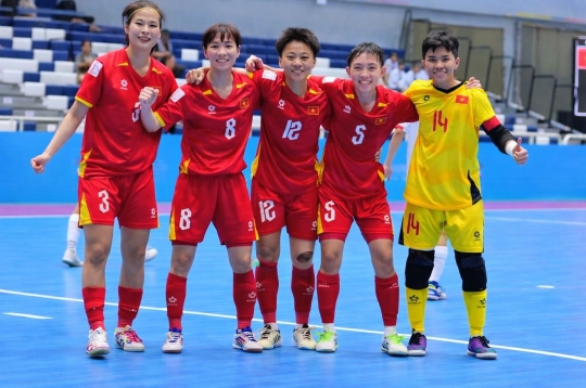 CHÍNH THỨC: ĐT Việt Nam áp sát top 10 BXH FIFA