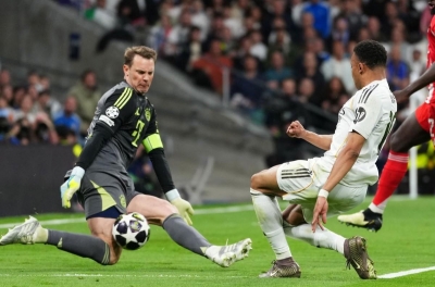 Neuer bắt như thần khiến Real ôm hận ở Champions League