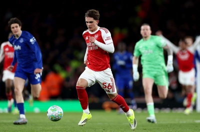 Thần đồng Arsenal lập kỷ lục không tưởng tại Ngoại hạng Anh