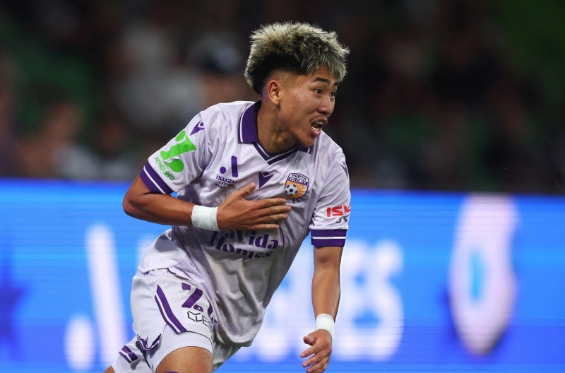 Việt kiều cực hiếm chưa đá, CA TP HCM vẫn thắng dễ 3-0