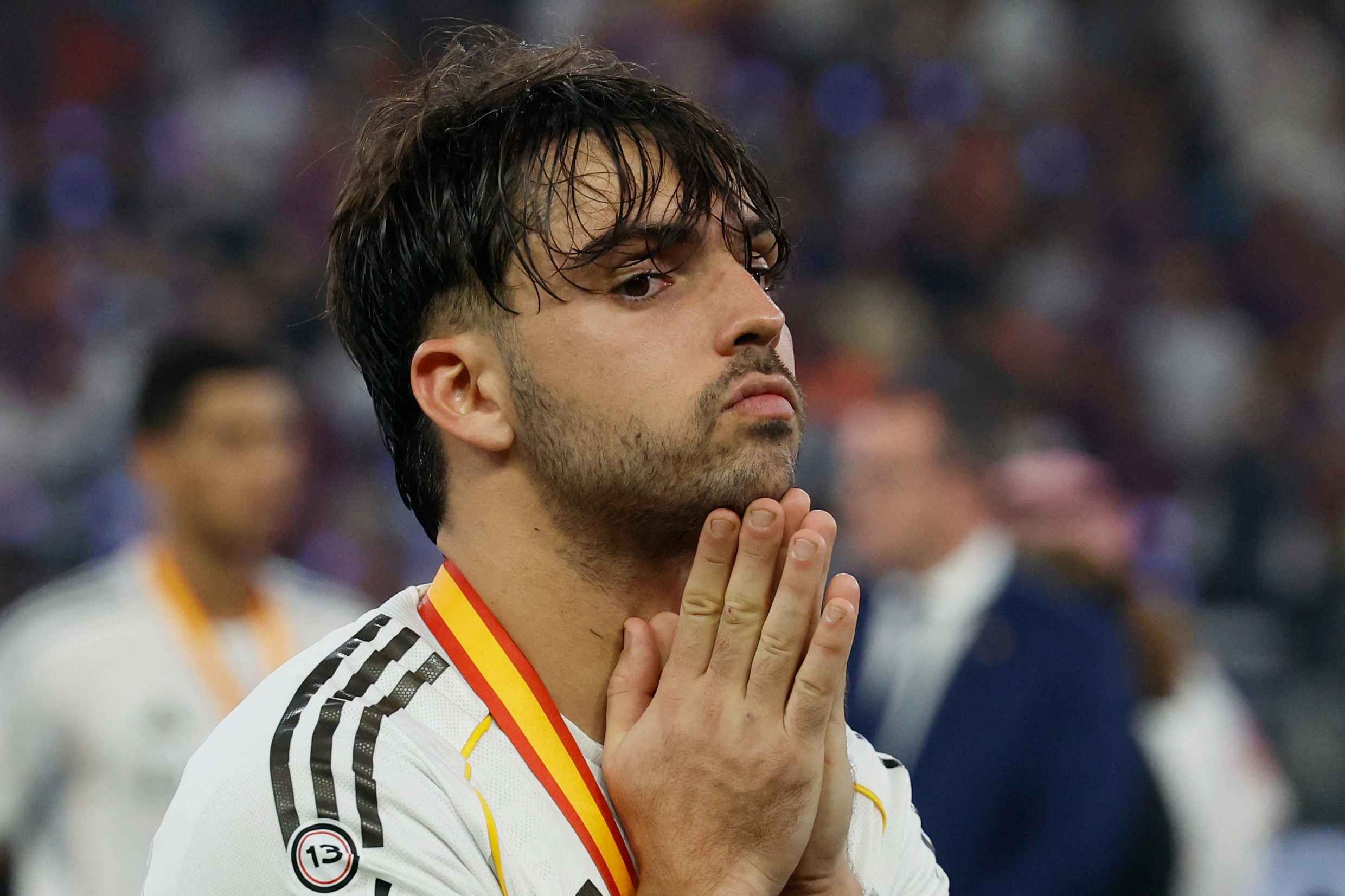 Hậu vệ Asencio của Real Madrid sẽ phẫu thuật xương chày và phải nghỉ thi đấu nhiều tháng.
