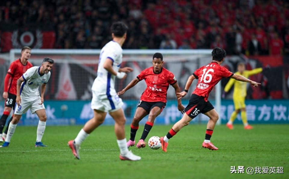 Rongcheng thua 0-1 trước Tianjin Jinmen Tigers! Trải qua 2 vòng liên tiếp không thắng, cơ hội vô địch lại bị lùi lại - Rongcheng không có cú sút trúng đích nào, Kileis ghi bàn quyết định trong thời gian bù giờ.