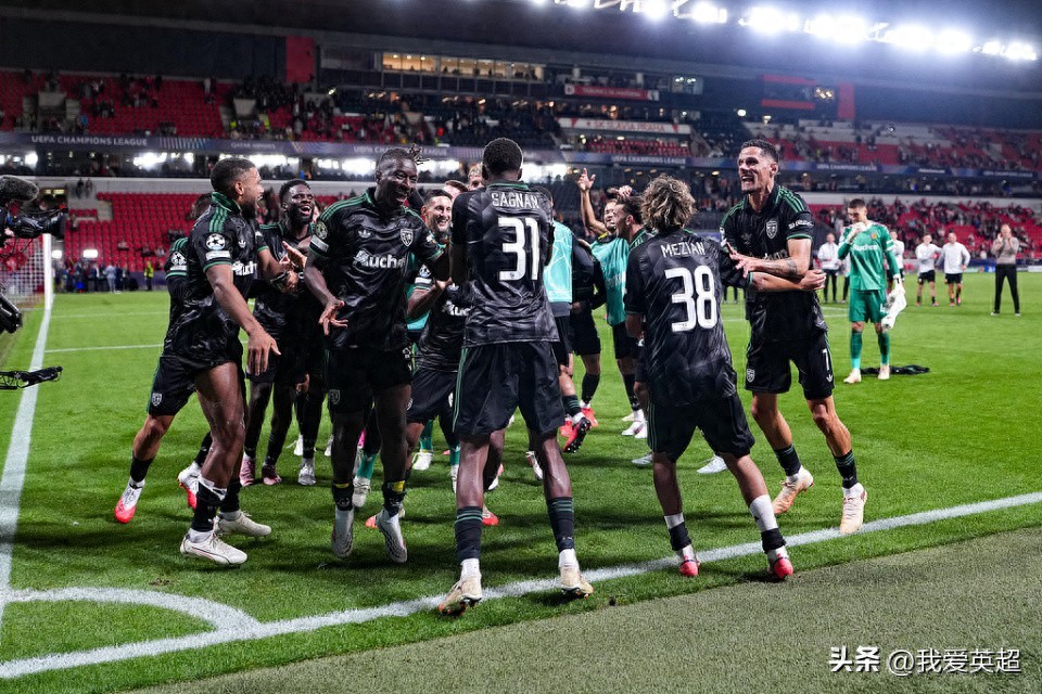 Kịch tính tại Champions League! Á quân Ligue 1 dù hơn người nhưng lại bị thủng lưới ở phút 88, sau đó ghi liền 2 bàn trong 2 phút bù giờ để lội ngược dòng và ấn định chiến thắng.
