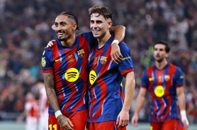 Giá 40 triệu euro, Barca sở hữu 'quái vật' không chiến gần 2 mét