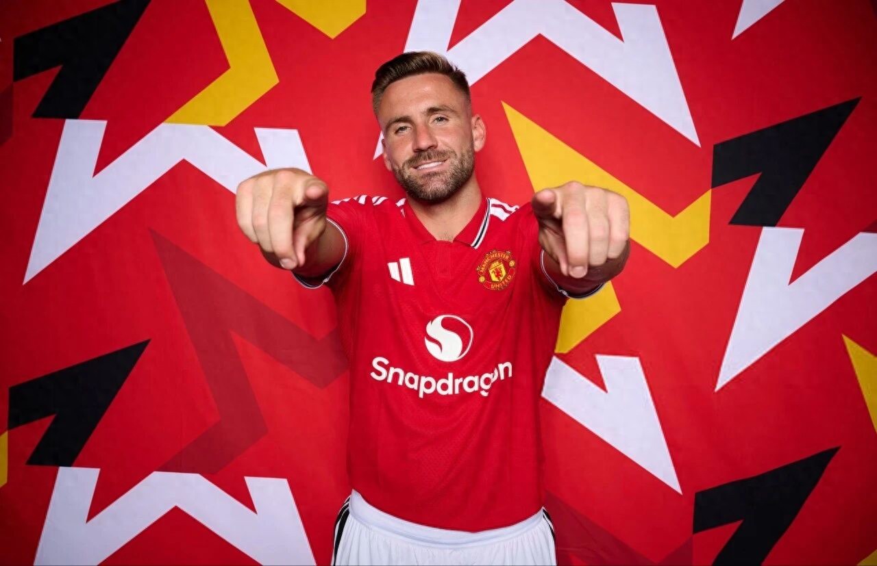 Manchester United thông báo Luke Shaw phải vượt qua thử thách mới được ở lại! Lisandro Martinez sẽ gia hạn hợp đồng, nhưng cũng cần chiến đấu vì tương lai.