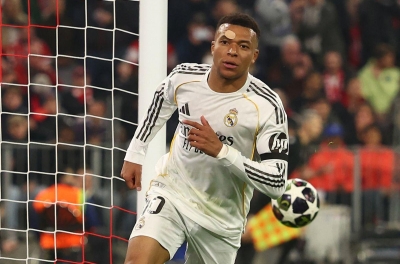 Kylian Mbappe lập hat-trick kỷ lục Champions League