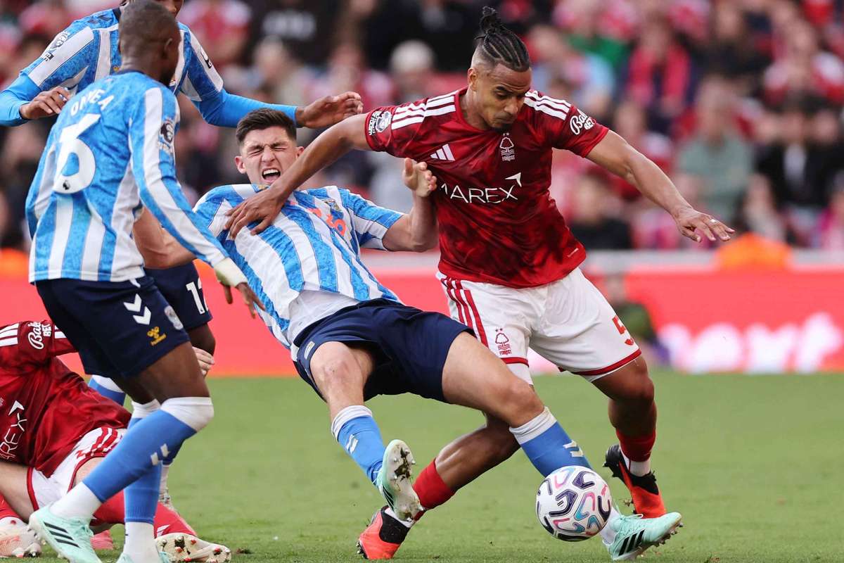 Nguồn tin Flashscore: Man Utd tiếp tục theo dõi Murillo khi hậu vệ của Forest thu hút sự quan tâm từ các đối thủ
