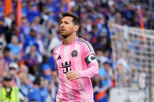 Ghi 3 bàn, Lionel Messi bất ngờ bị tước bỏ hat-trick