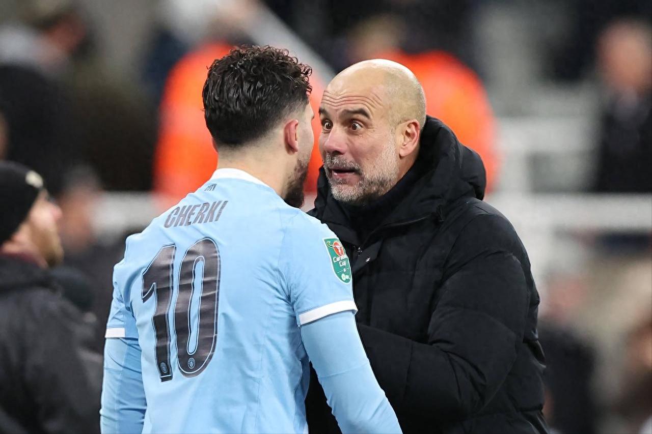 Hàng cao cấp? Tân binh của Man City, Chełki, mùa giải này đã có 7 bàn thắng và 10 pha kiến tạo, trung bình mỗi 78 phút góp mặt 1 bàn, rất hiệu quả.