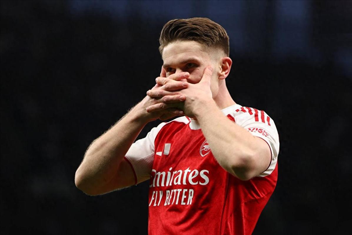Tiến bộ giữa những nghi ngờ, Jørgensen đã ghi 15 bàn mùa này, thiết lập kỷ lục mới cho Arsenal sau 8 năm