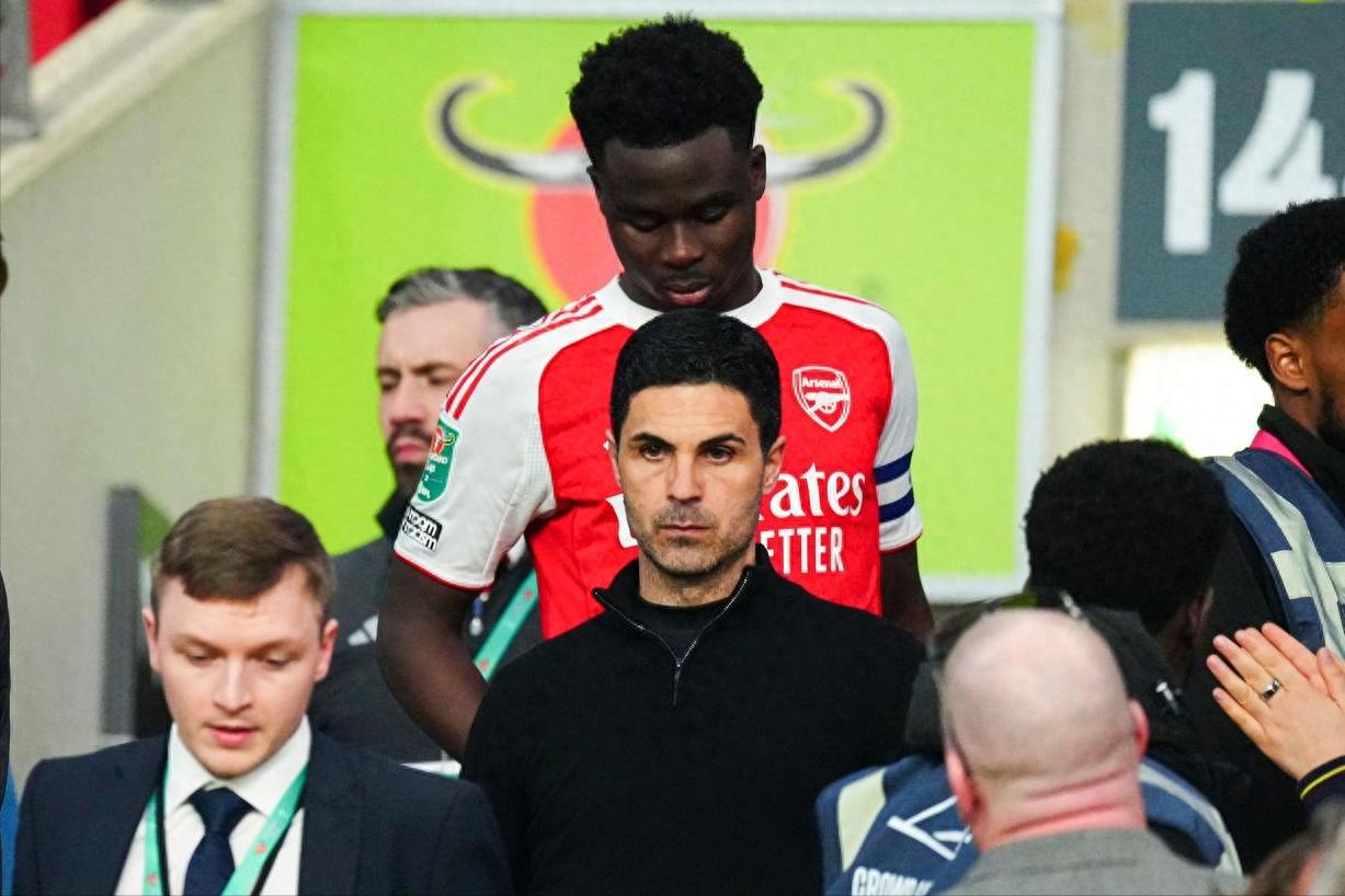 Arsenal mất chức vô địch Cúp Liên đoàn, chỉ thua 4 trận trong mùa giải này, thua Liverpool và các đội top 4 Premier League.