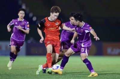 HLV Kim Sang-sik nhận tin cực vui từ 'nhạc trưởng' số 1 ĐT Việt Nam