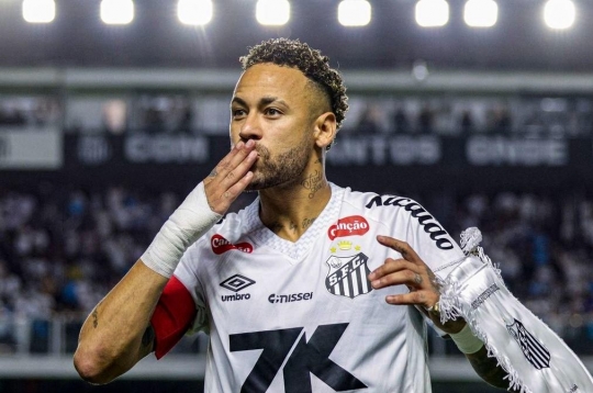 Tái xuất sân cỏ sau 70 ngày, Neymar lập tức toả sáng
