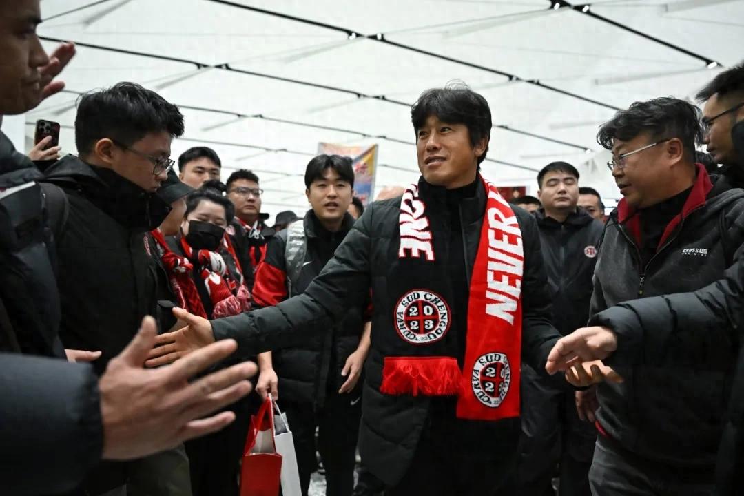 Việc chọn huấn luyện viên cho K-League cơ bản đã hoàn tất, các HLV như Seo Jeong-won cần chờ đợi cơ hội tái xuất nghề nghiệp.
