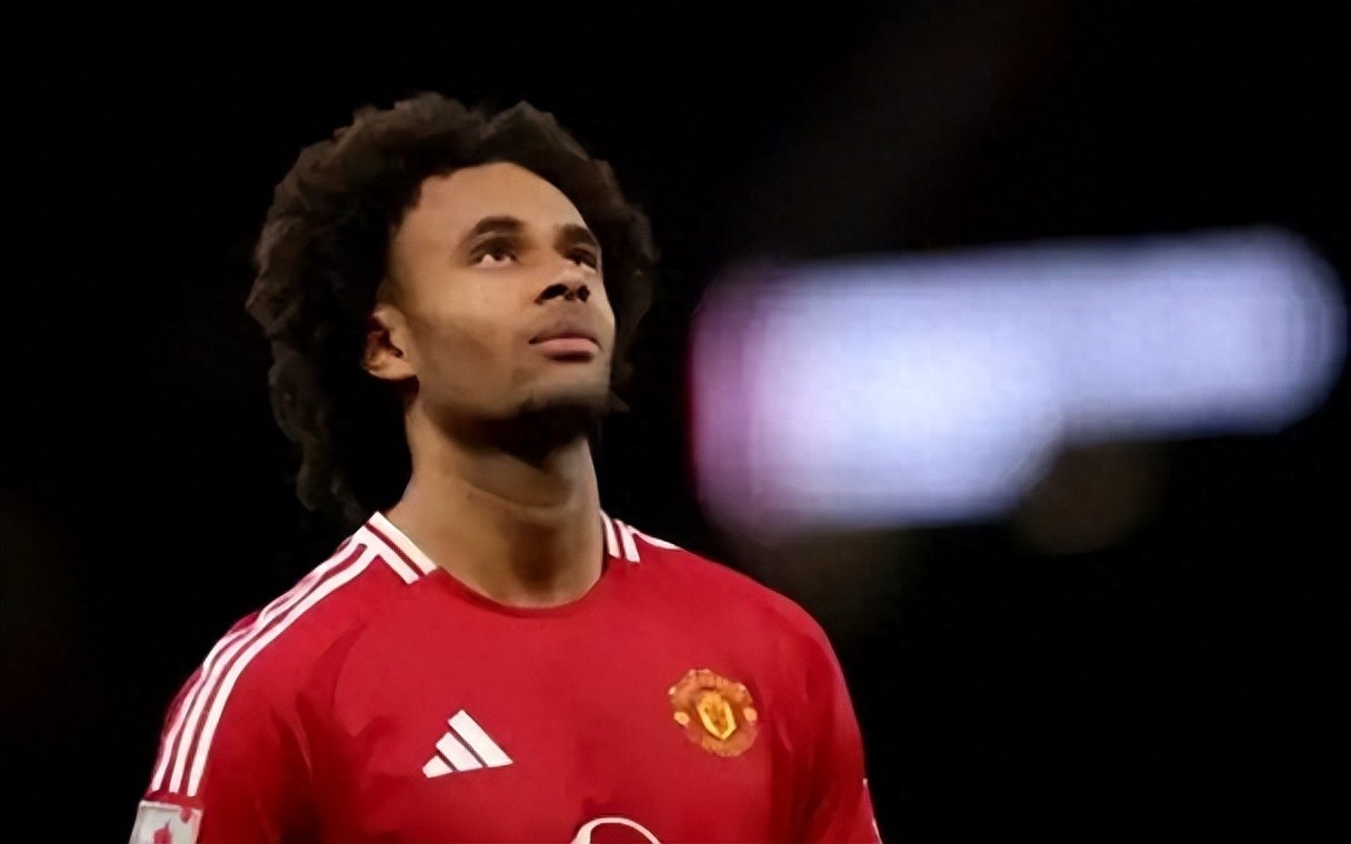 Trở lại Serie A! Roma đạt thỏa thuận cho mượn kèm điều khoản mua đứt với Man United về vụ chuyển nhượng Zirkzee