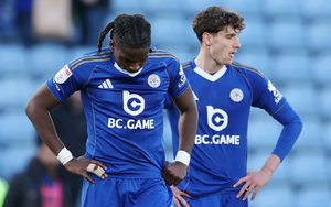 10 năm sau chức vô địch Premier League, đội bóng Anh có nguy cơ xuống hạng Ba