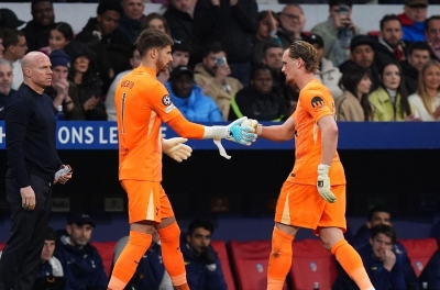 Thủ môn Tottenham 'muối mặt ' rời sân sau 15 phút vì bắt quá tệ
