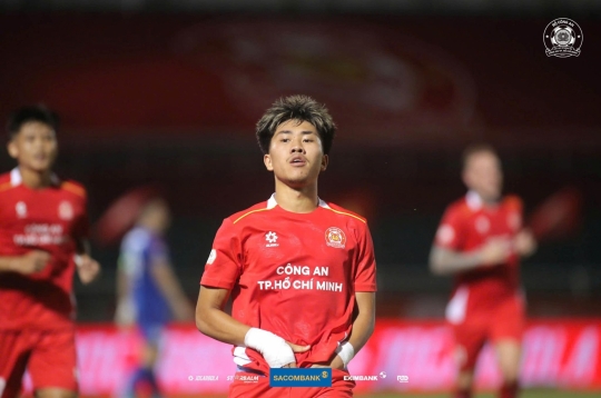 Việt kiều cực hiếm gây bão V.League sau 5 trận