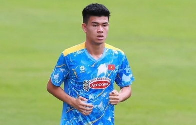 Hộ pháp gần 2m xúc động khi được HLV Kim Sang Sik gọi lên U23 Việt Nam