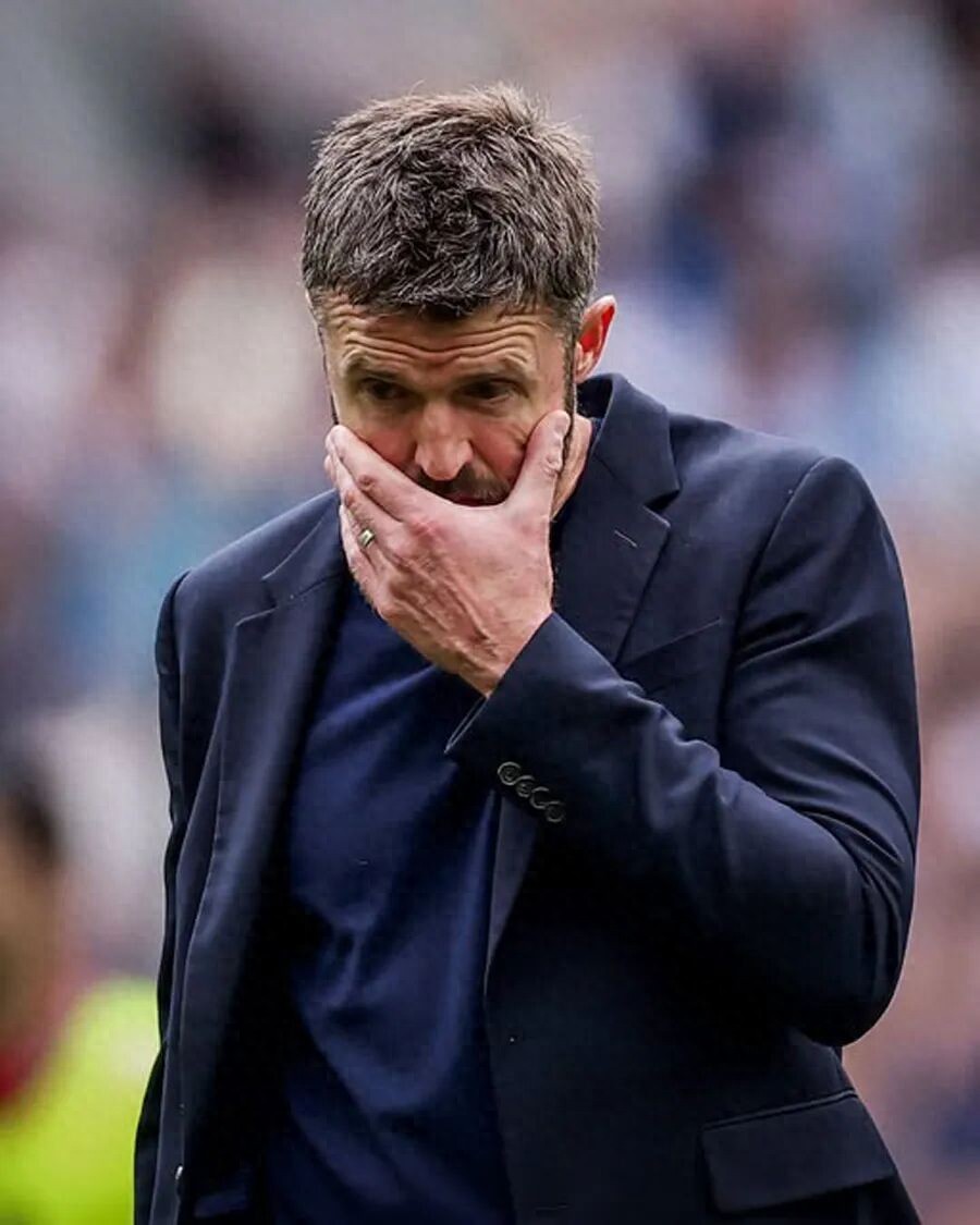 Khởi đầu tệ nhất trong 34 năm của Manchester United không ảnh hưởng đến vị trí của Carrick! Ban lãnh đạo tự thấy mình có lỗi, vẫn tin tưởng HLV có thể lội ngược dòng.