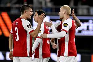 AZ thống trị đánh bại muộn để khiến Hapoel Be'er Sheva không có chiến thắng