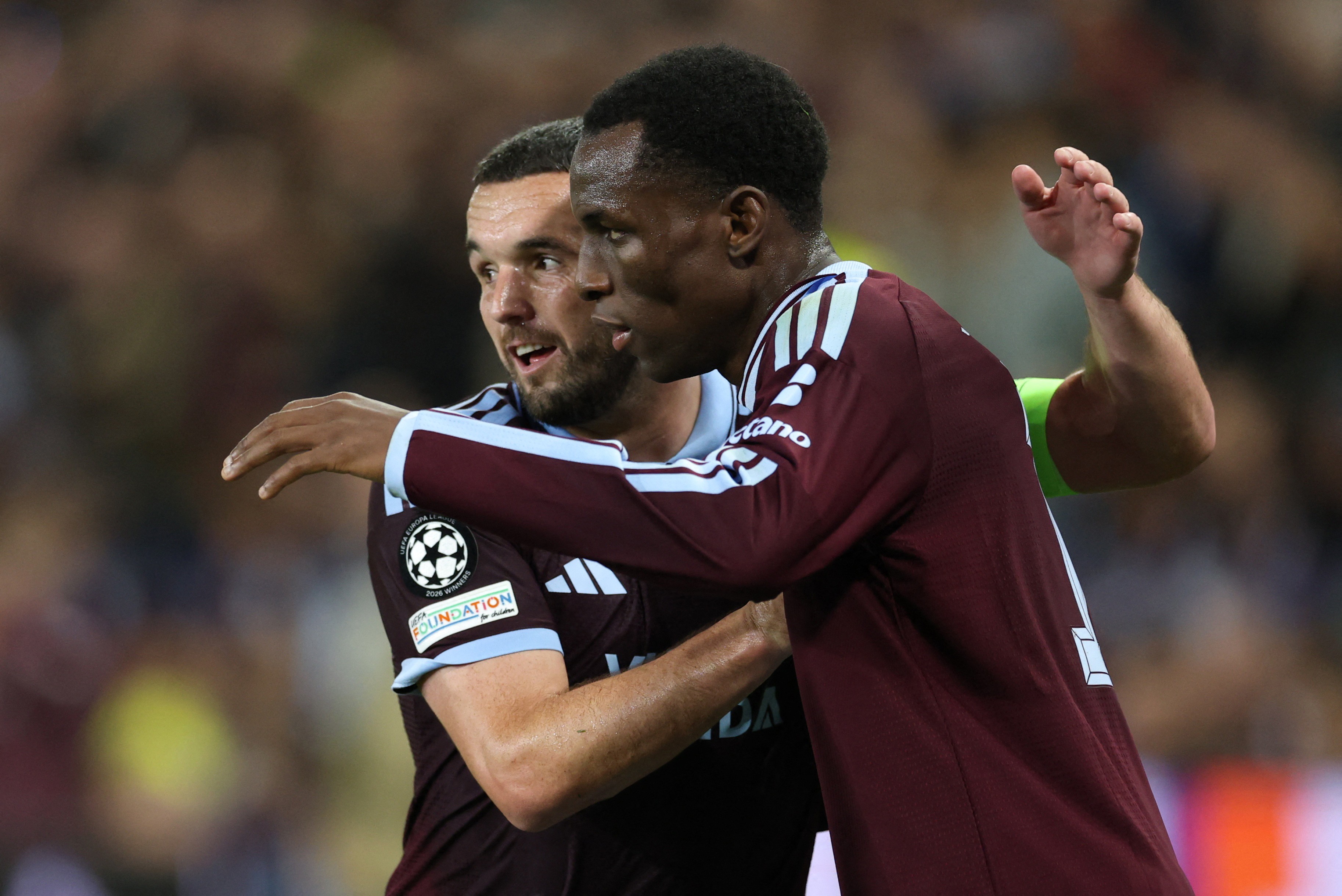 Aston Villa ấn tượng tạo nên một trận đấu đẳng cấp Champions League để khuất phục Fenerbahce.