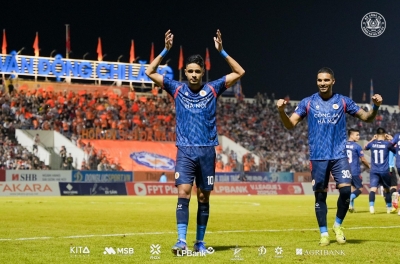 Chưa áp dụng đã tranh cãi, đề xuất mới khiến V.League 'chia phe'