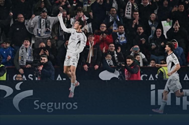 Một bất công vĩnh cửu dành cho Alonso, Real Madrid thua 2-3 trước đội bóng hạng Hai Tây Ban Nha và dừng bước ở vòng 16 đội Cúp Nhà Vua, giá trị đội hình chênh lệch 118 lần.