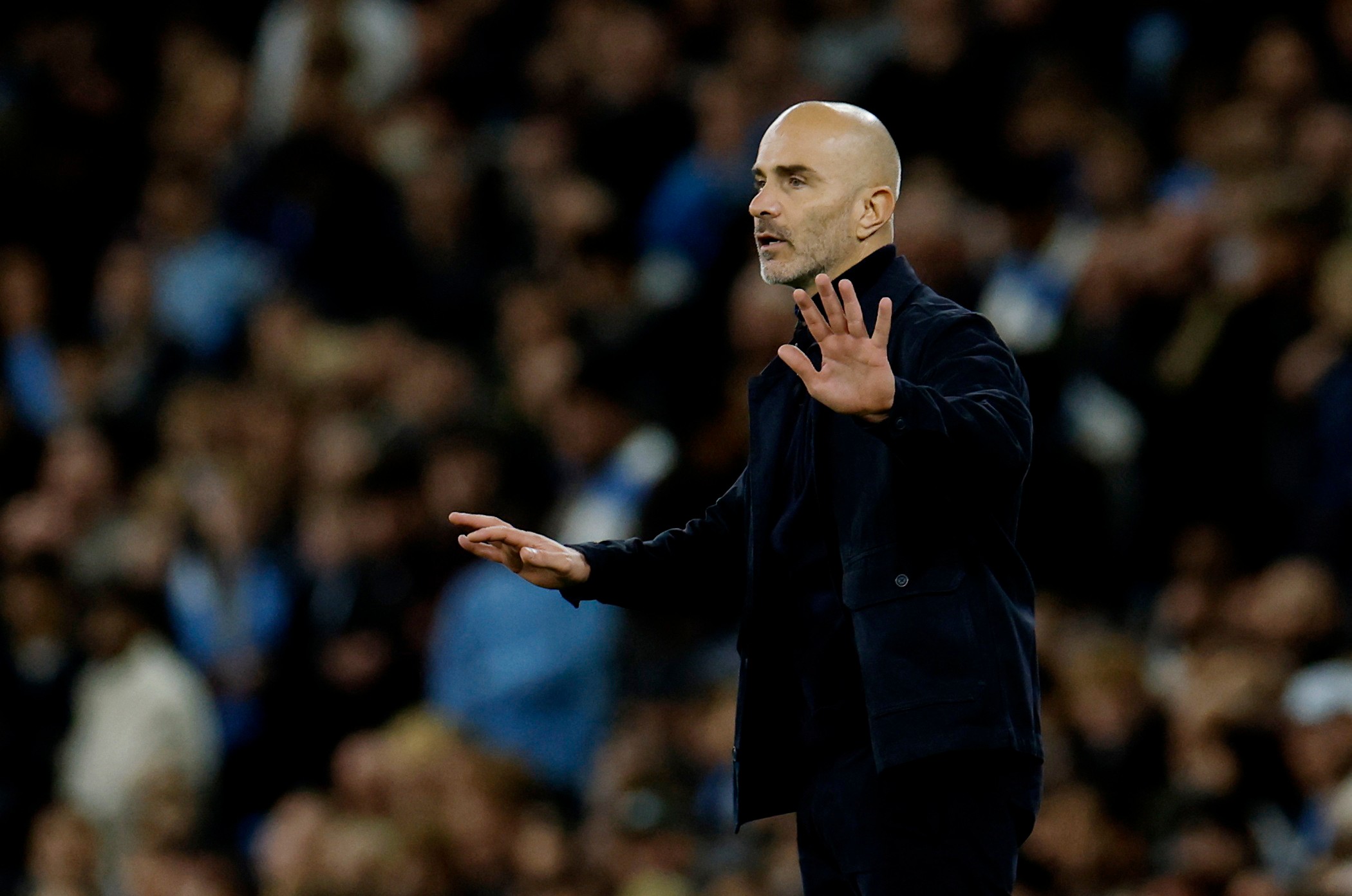 Maresca thừa nhận đội Man City "hợp lực hơn" sau cáo buộc tài chính