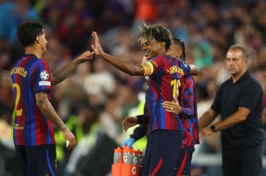 Yamal đi vào lịch sử Barcelona ở tuổi 19