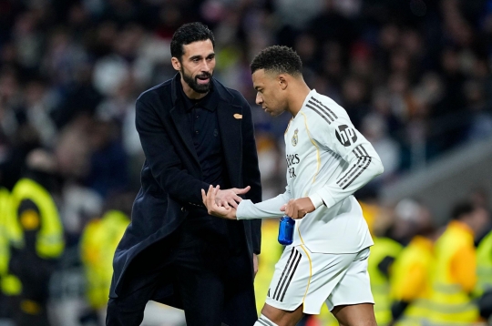 HLV Arbeloa đập tan nghi ngờ về tiền đạo số 1 Real trước đại chiến Bayern