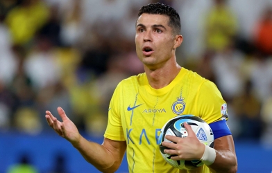 Ronaldo lại 'làm mình làm mẩy' tại Al Nassr