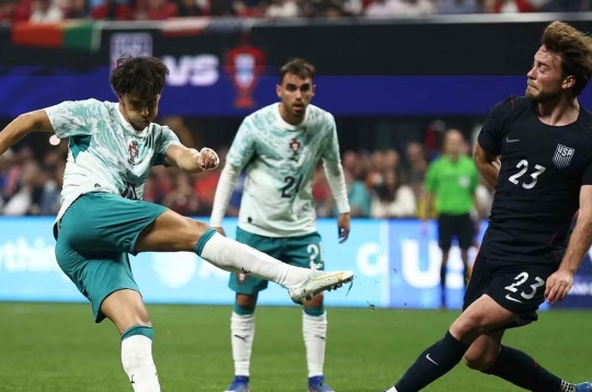 Chưa cần Ronaldo, Bồ Đào Nha dễ dàng thắng Mỹ