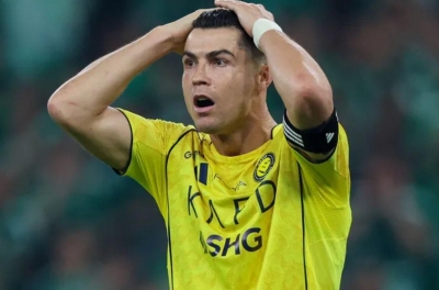 Vừa ghi bàn trở lại, Ronaldo vẫn 'hít khói' 2 ngôi sao Saudi Arabia