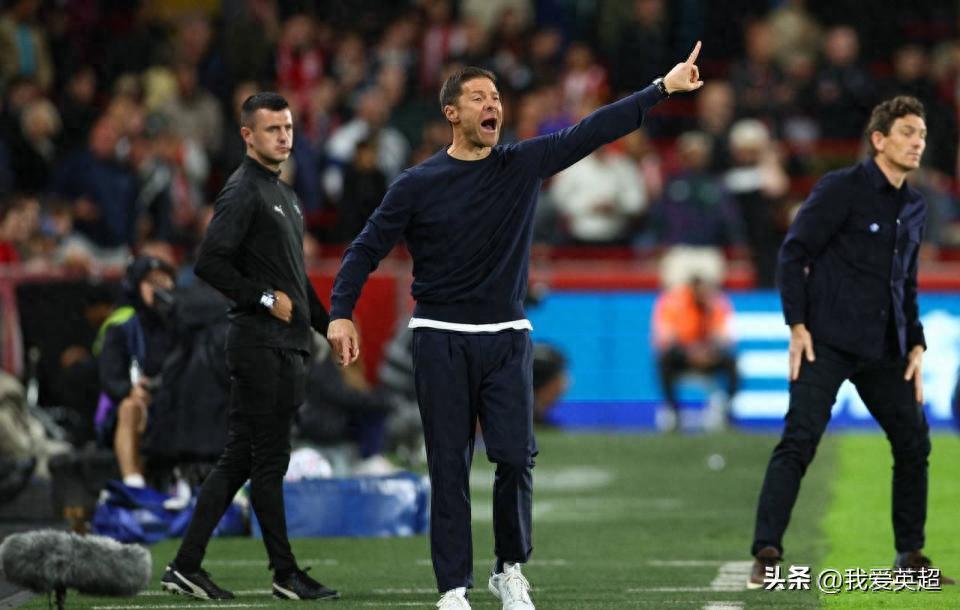 Hàng phòng ngự sụp đổ? Chelsea thủng lưới 12 bàn sau 5 vòng! Thần thủ Argentina giận dữ và cãi vã gay gắt với đồng đội 36 tuổi