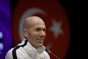 Zinedine Zidane cảm thấy 'xúc động vô bờ' trước trận đấu đầu tiên trên cương vị HLV trưởng đội tuyển Pháp