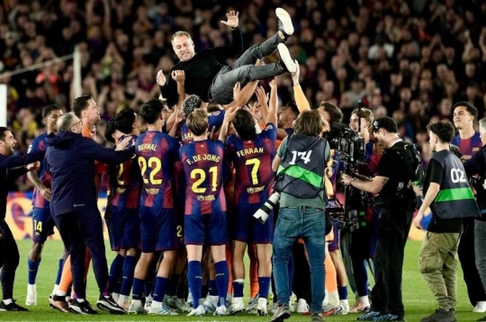 Barcelona đăng quang và vết nứt của Real Madrid
