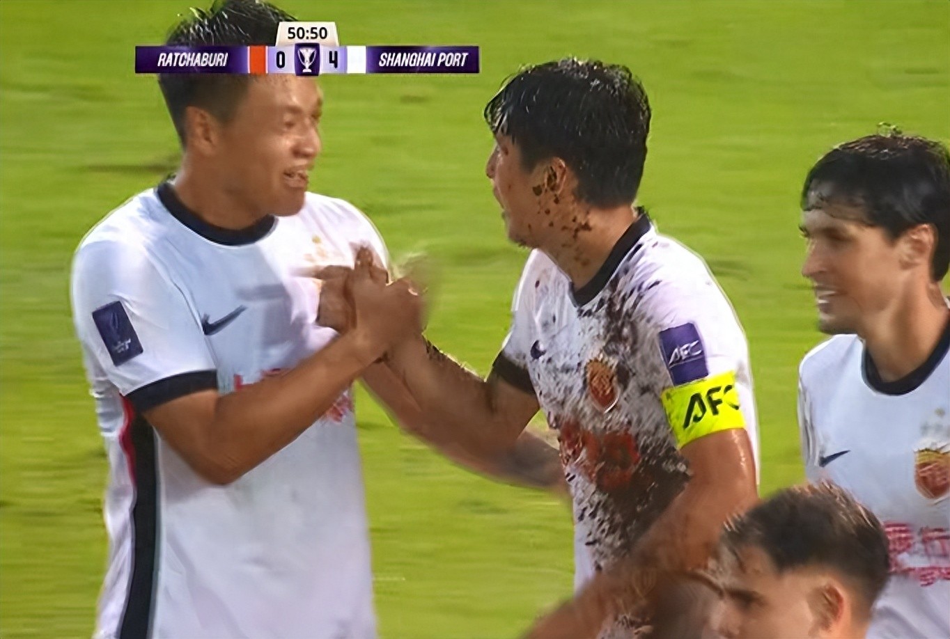 6-4! Hải Cảng chấm dứt chuỗi 13 trận không thắng tại AFC Champions League, Ampem lập hat-trick trong hiệp một, Phó Hoan vào sân gây tranh luận