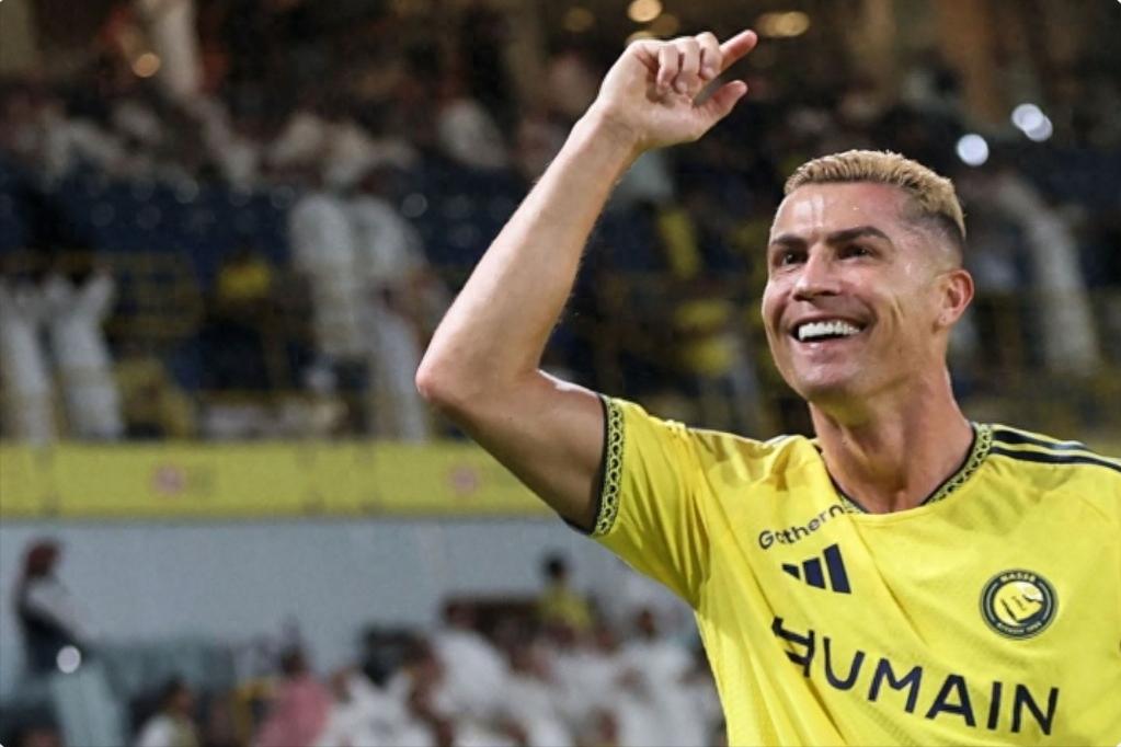 Cristiano Ronaldo đã có bàn thắng thứ 979 trong sự nghiệp! Al Nassr giành chiến thắng kịch tính 2-1 trước Abha, chỉ còn cách mốc 1000 bàn đúng 21 pha lập công.