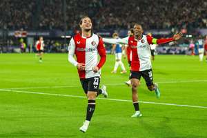 Feyenoord ngược dòng giành chiến thắng vất vả trước Como