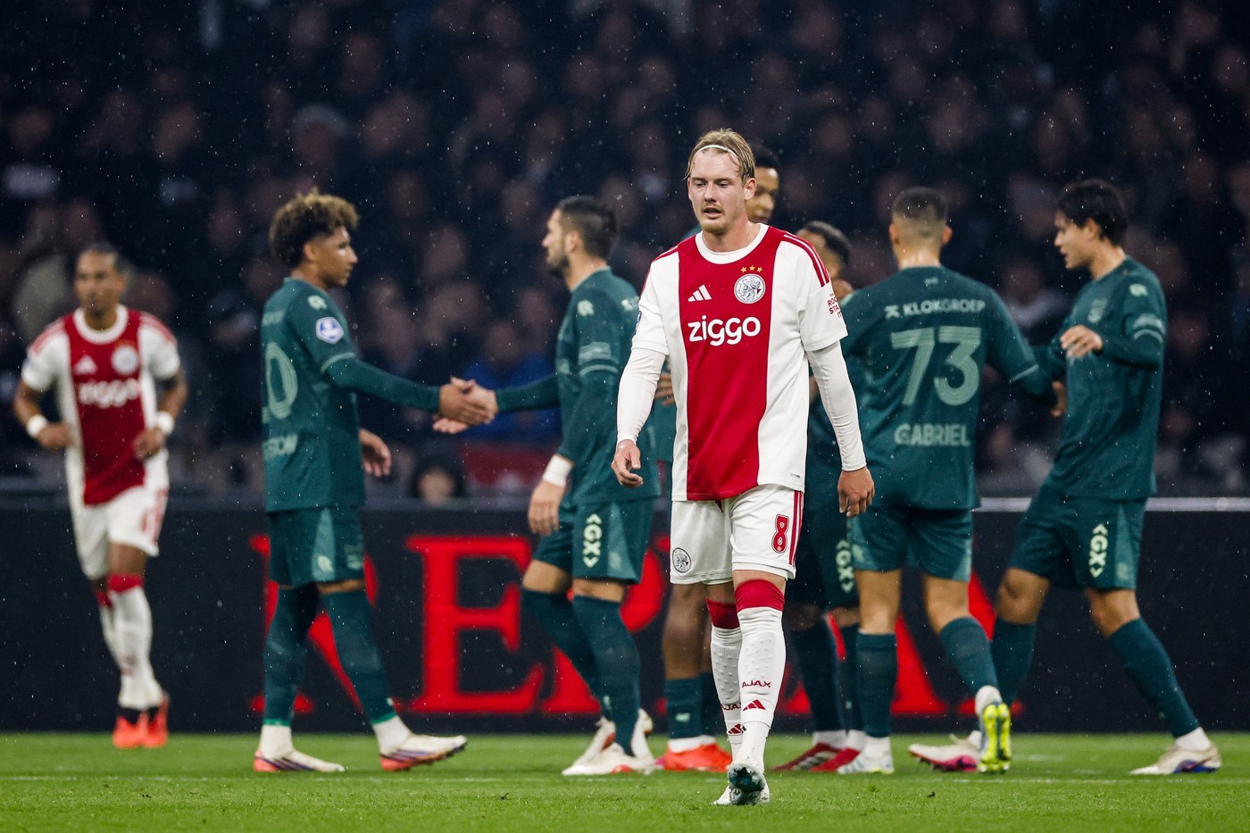 Ajax tiếp tục không thắng trên sân nhà khi NEC kéo dài chuỗi bất bại tại Amsterdam