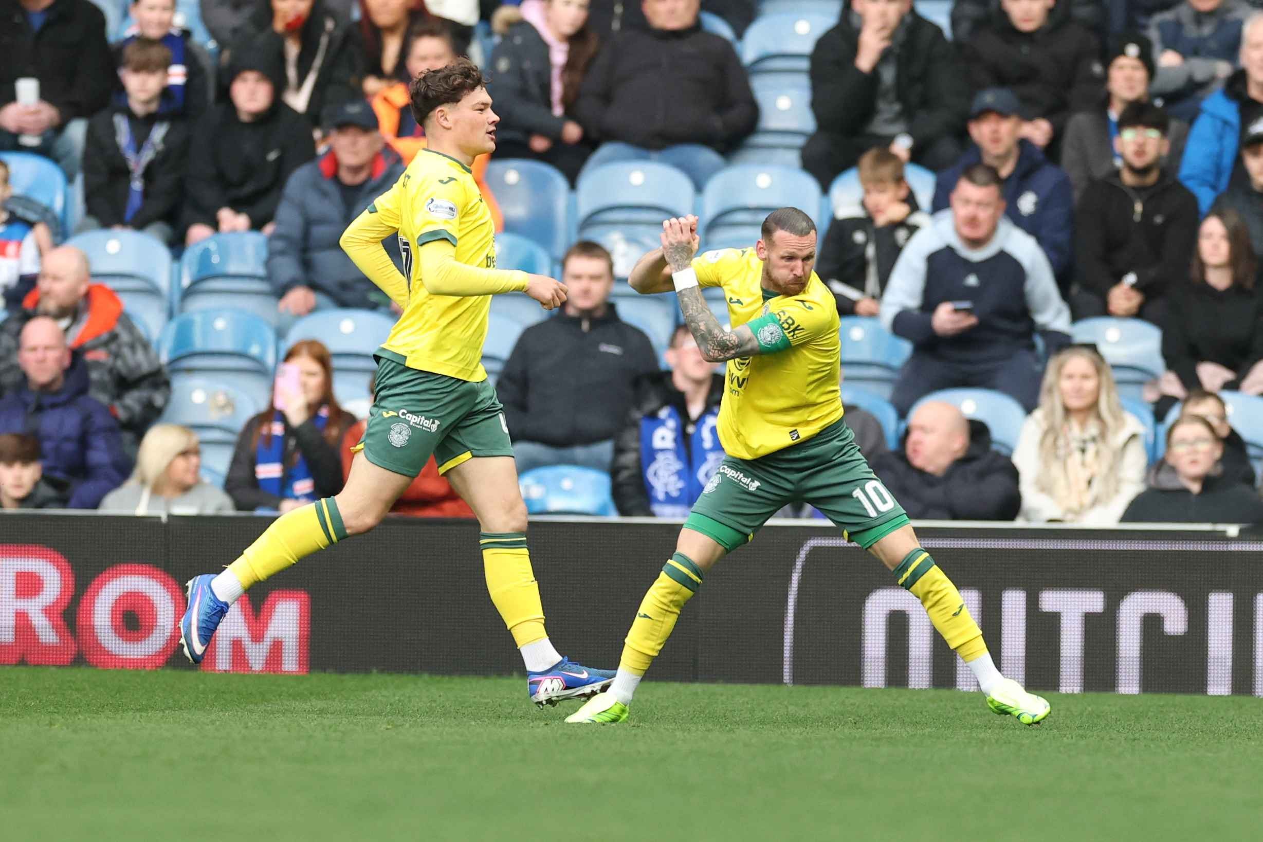 Cầu thủ Socceroo Boyle được vinh danh vì cống hiến cho Hibs với 'năm tri ân' đầy hậu hĩnh