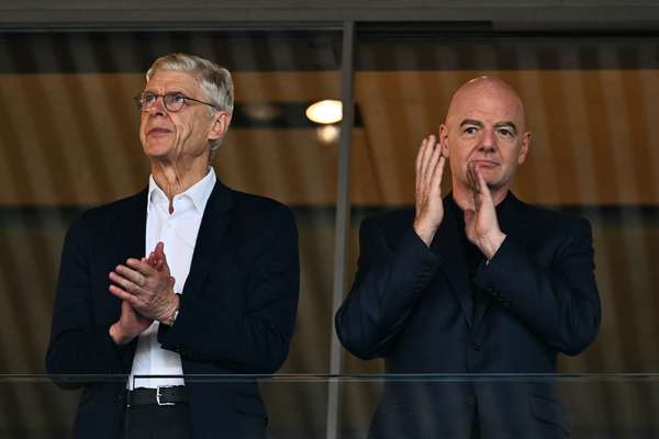 Wenger, Kang và chủ tịch liên đoàn bóng đá Na Uy được cho là ứng viên của UEFA cho cuộc bầu cử FIFA