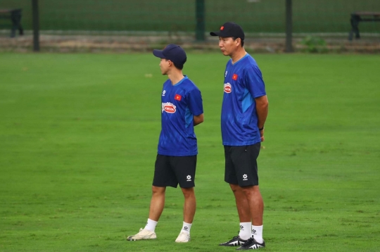 HLV Kim Sang-sik nhận tin vui quan trọng trước đại chiến Malaysia