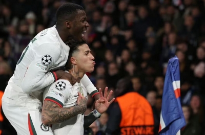 Cầu thủ đắt giá nhất lịch sử Chelsea bị dằn mặt vì 'gáy' quá sớm