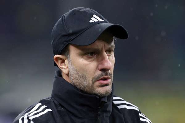 Parma đang chật vật bổ nhiệm cựu tiền đạo tuyển Ý Gilardino thay thế Cuesta vừa bị sa thải.