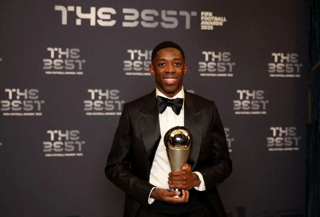 Cũng là Dembele nâng cúp, FIFA Best thất bại ở đâu?