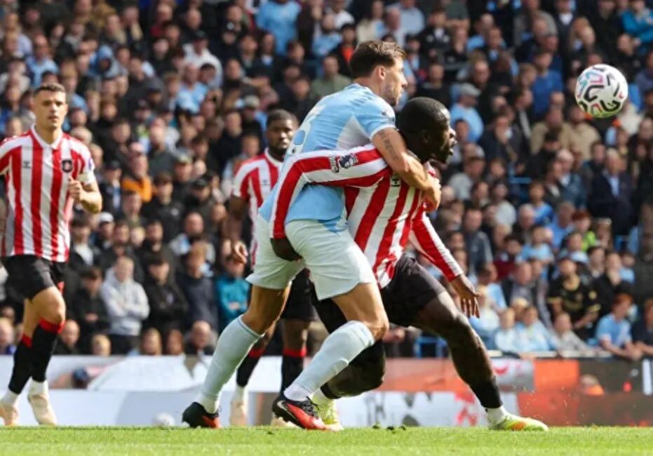 Man United tiếc nuối khi bỏ lỡ chân sút giá 17 triệu bảng, người vừa lập cú hat-trick vào lưới Man City tại Premier League! Sai lầm của Ten Hag đang gây hậu quả.