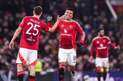 Carrick bất ngờ ca ngợi, sao tiền vệ sáng cửa ở lại MU